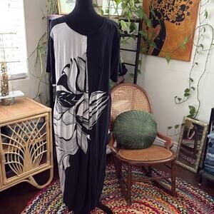 t.la Anthropologie Black & Ivory Floral Side Slit Cover Up Hippie Lounge Dress